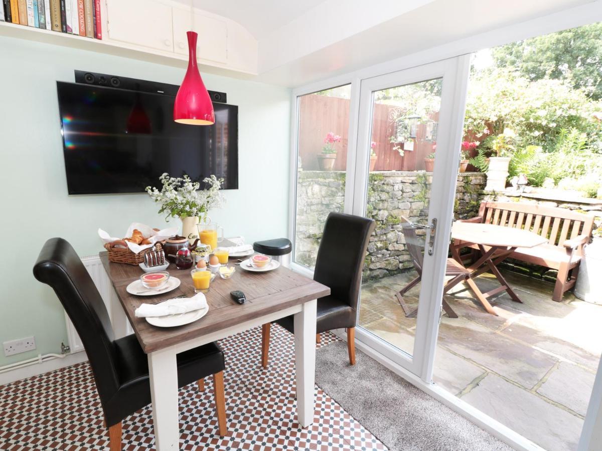 Buttercup Cottage Каслтон Екстер'єр фото